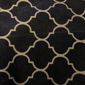 Meet your Posher, Elise